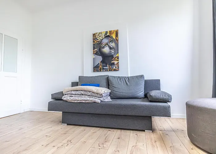 Budget Friendly Private With Garden Apartment
