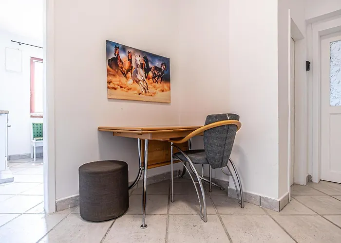 Budget Friendly Private With Garden Apartment Vienna