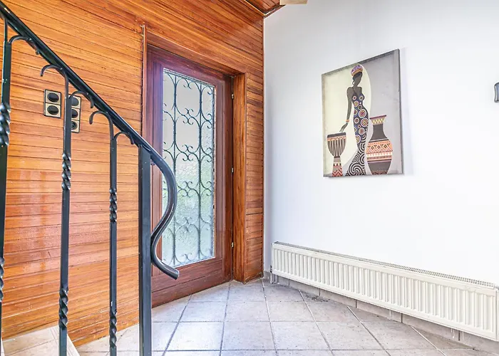 Budget Friendly Private With Garden Apartment