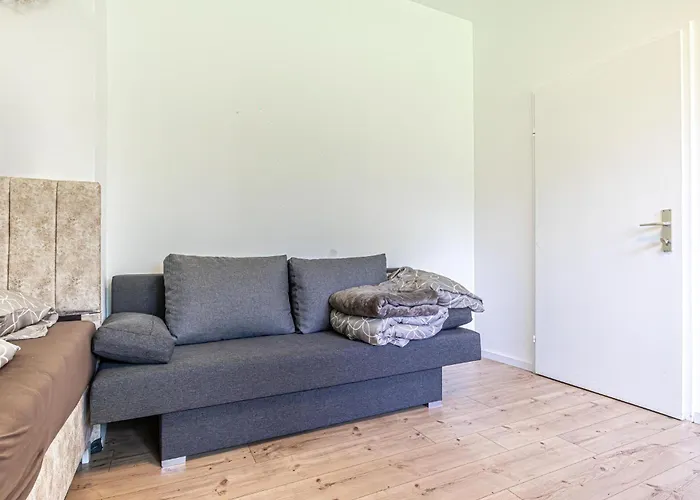Budget Friendly Private With Garden Apartment