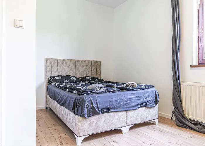 Budget Friendly Private With Garden Apartment